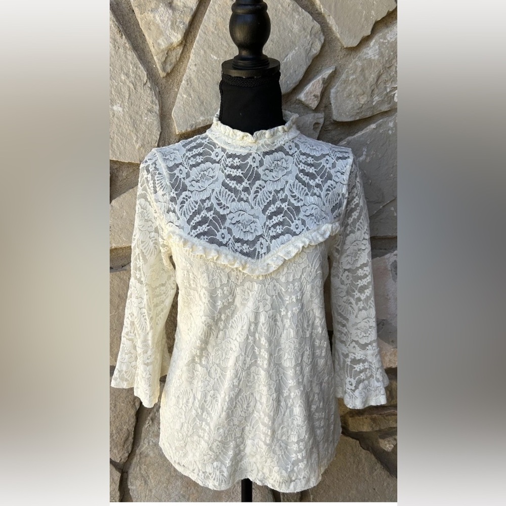 Vintage Lace Top S M Ivory Lined Front Stretch Fabric LS Mock‎ Neck Excellent